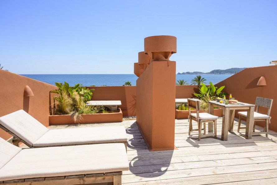 3 Bedrooms - — 29/31