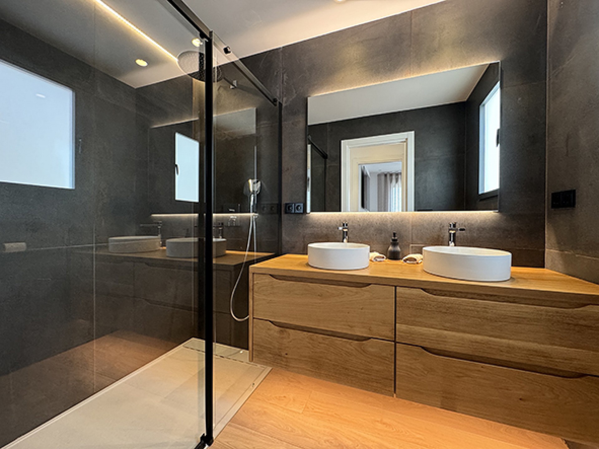 Main bathroom