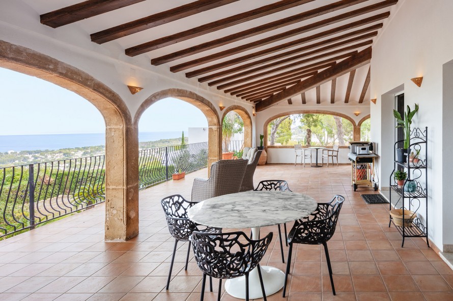 5 Bedrooms - — 7/35