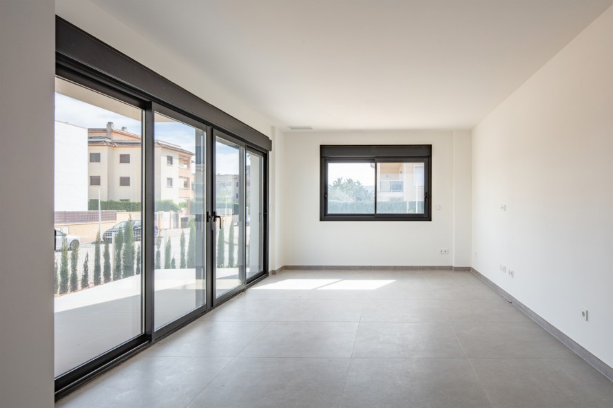 2 Bedrooms - — 5/24