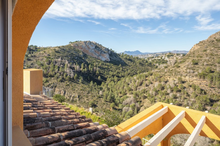 2 Bedrooms - — 13/30