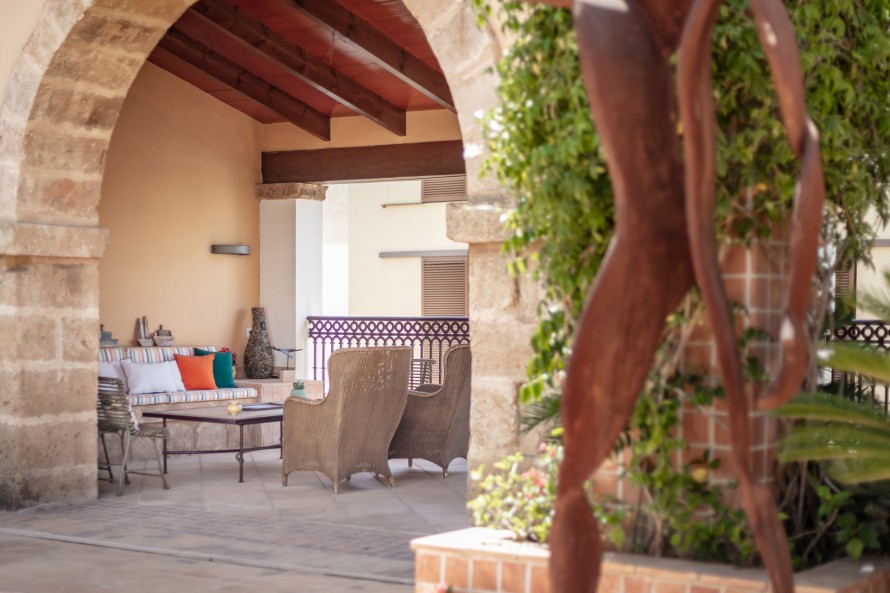 5 Bedrooms - — 23/28