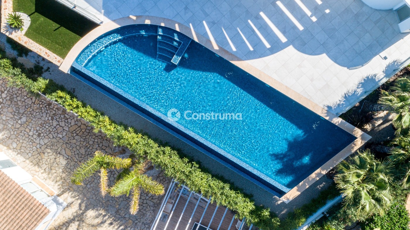 Infinity-zwembad in Jávea