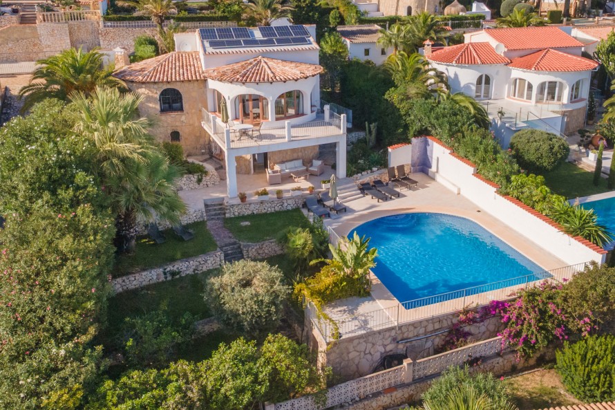 3 Bedrooms - — 30/30