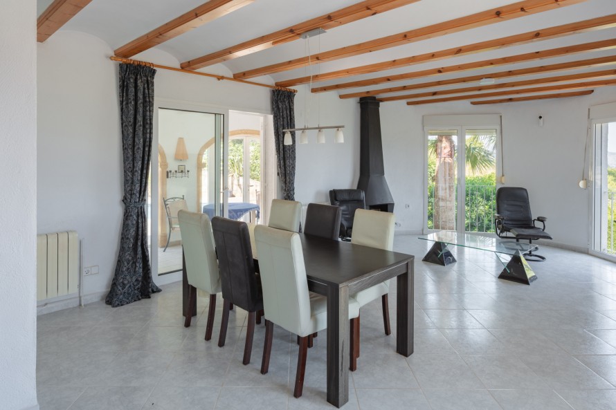 4 Bedrooms - — 8/33