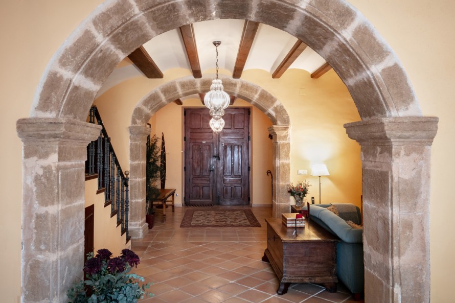5 Bedrooms - — 5/28