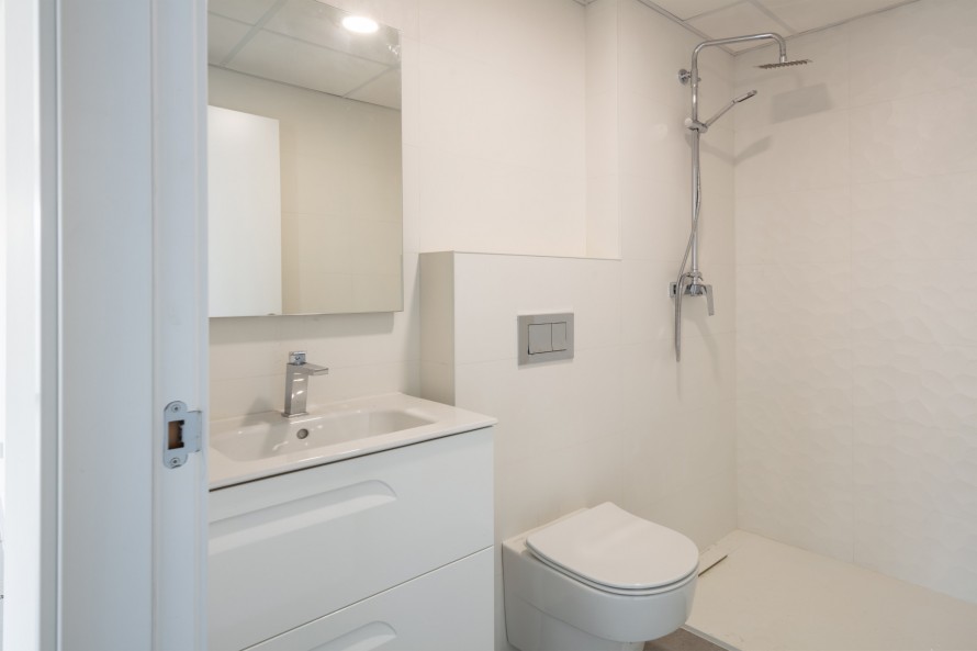 2 Bedrooms - — 13/24