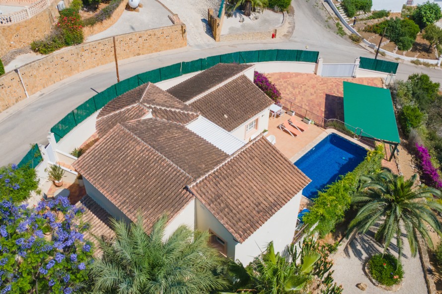 4 Bedrooms - — 35/36