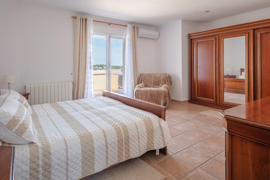 3 Bedrooms - — 14/40