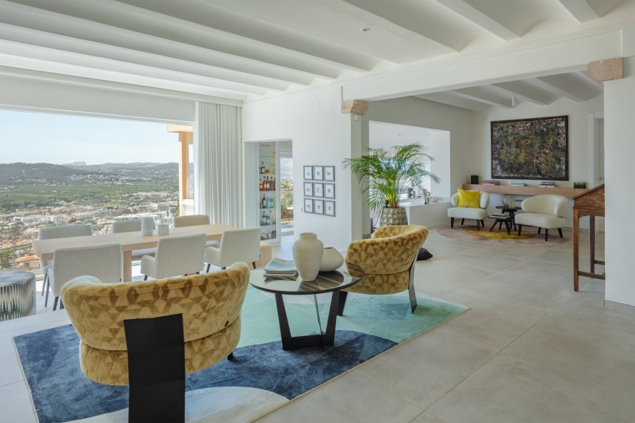5 Bedrooms - — 11/50