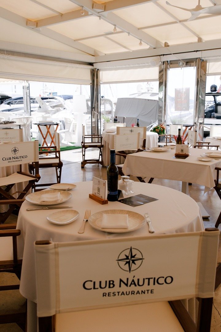 Tables de la terrasse