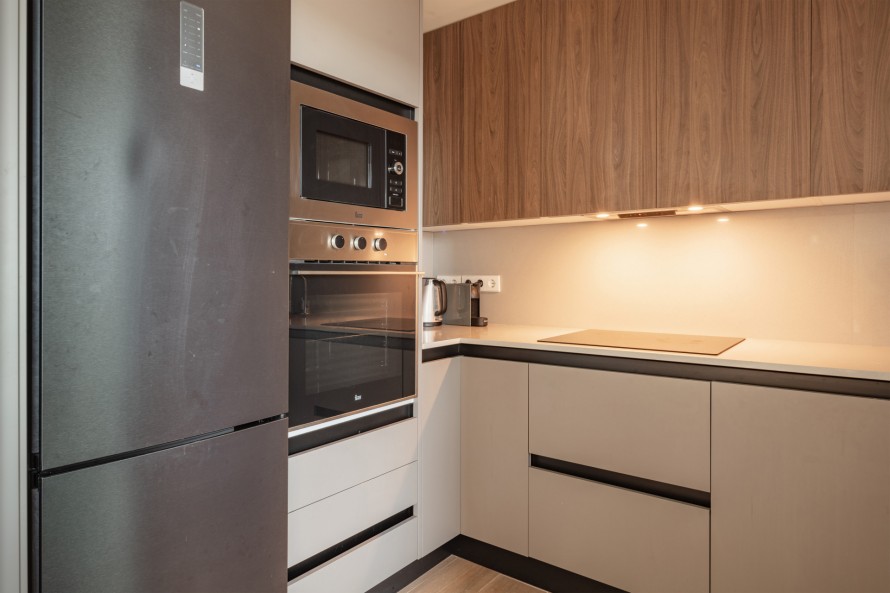 2 Bedrooms - — 10/37