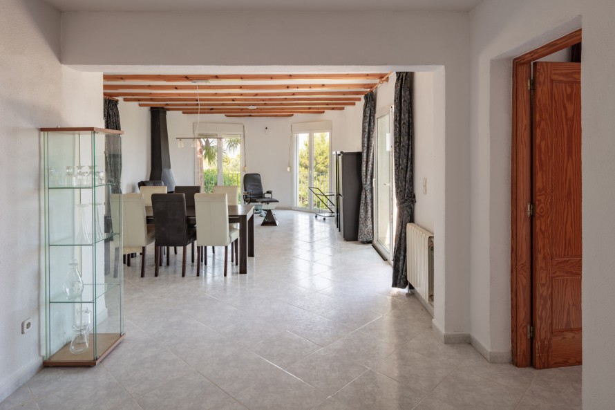 4 Bedrooms - — 7/33