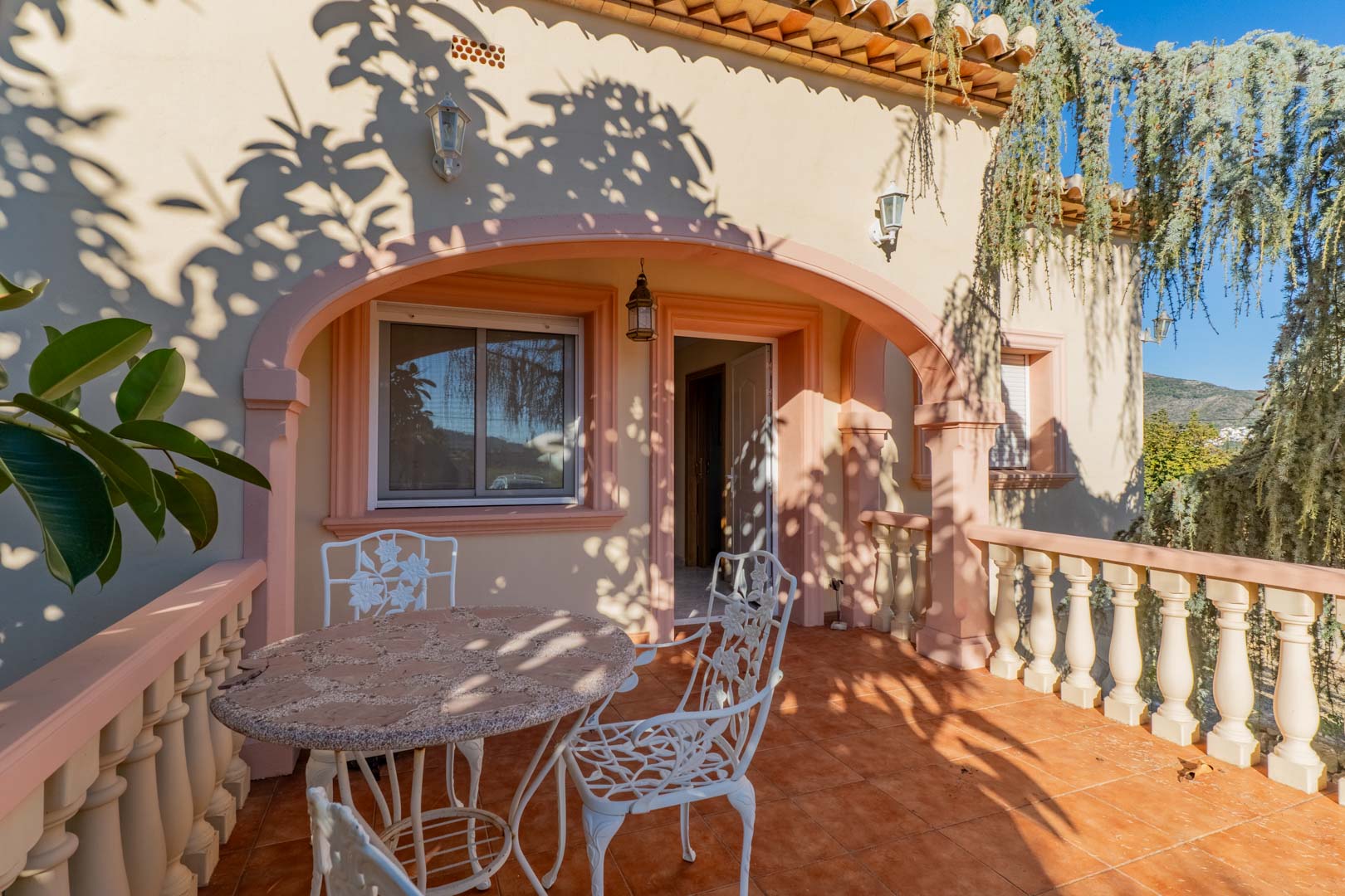 3 Bedrooms - Jalon