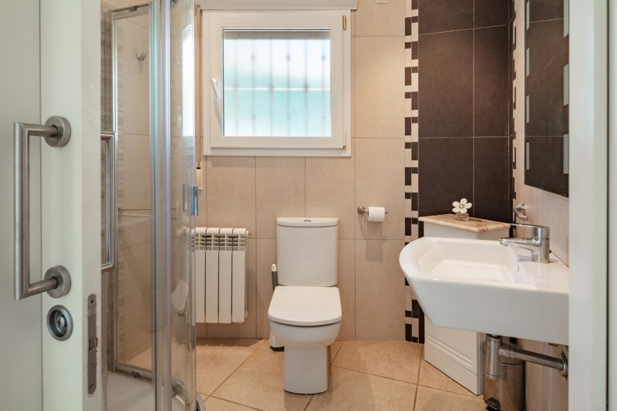 4 Bedrooms - — 13/36