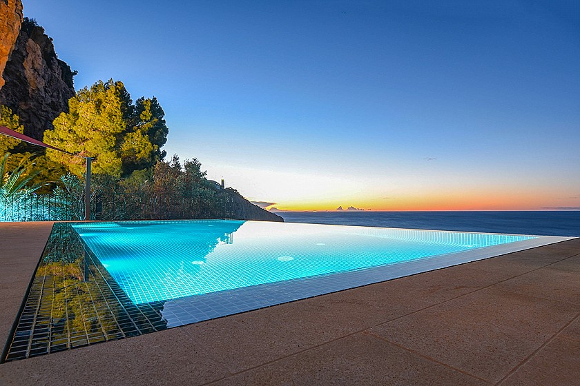GUNITEC POOL SPA  receive the awards “PISCINE GLOBAL EUROPE” in Lyon and “ASOFAP” in Madrid