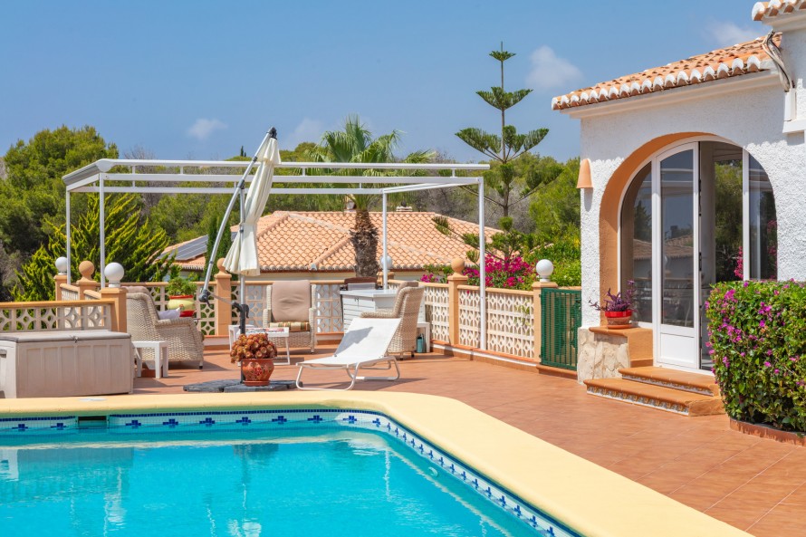 4 Bedrooms - — 24/36