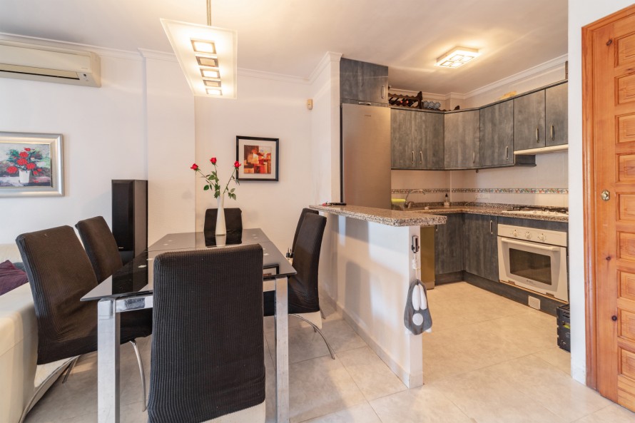2 Bedrooms - — 5/30
