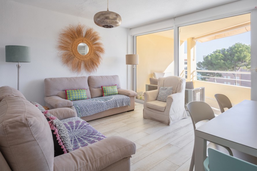 3 Bedrooms - — 5/22