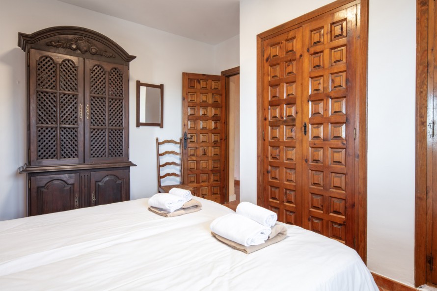 3 Bedrooms - — 15/30