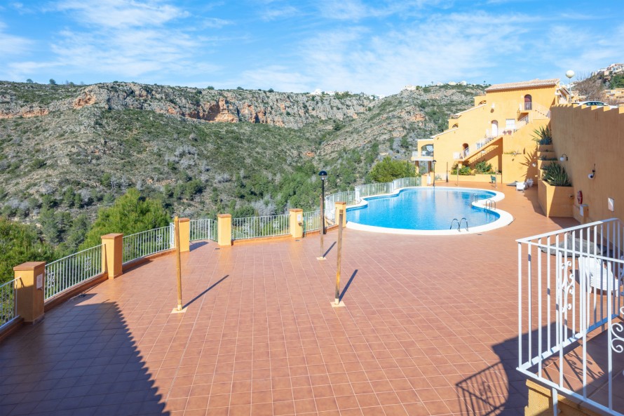 2 Bedrooms - — 20/30