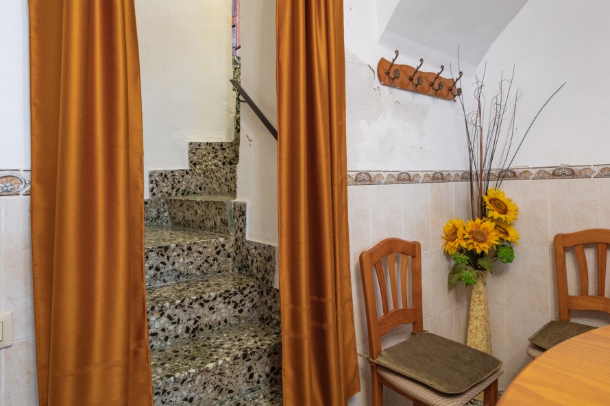 4 Bedrooms - — 7/17