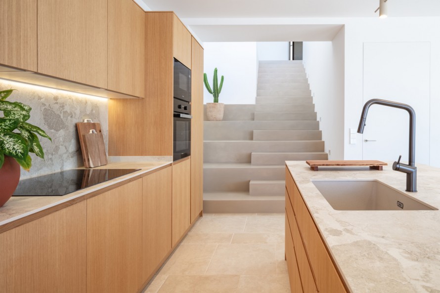 4 Bedrooms - — 11/50