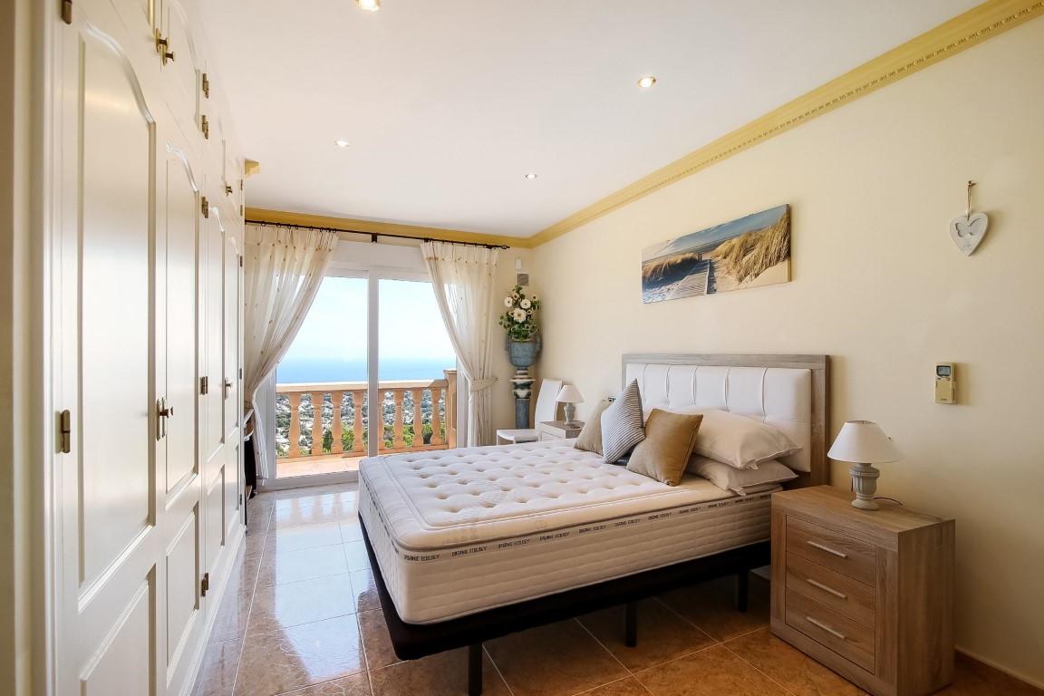 4 Bedrooms - Moraira — 10/20
