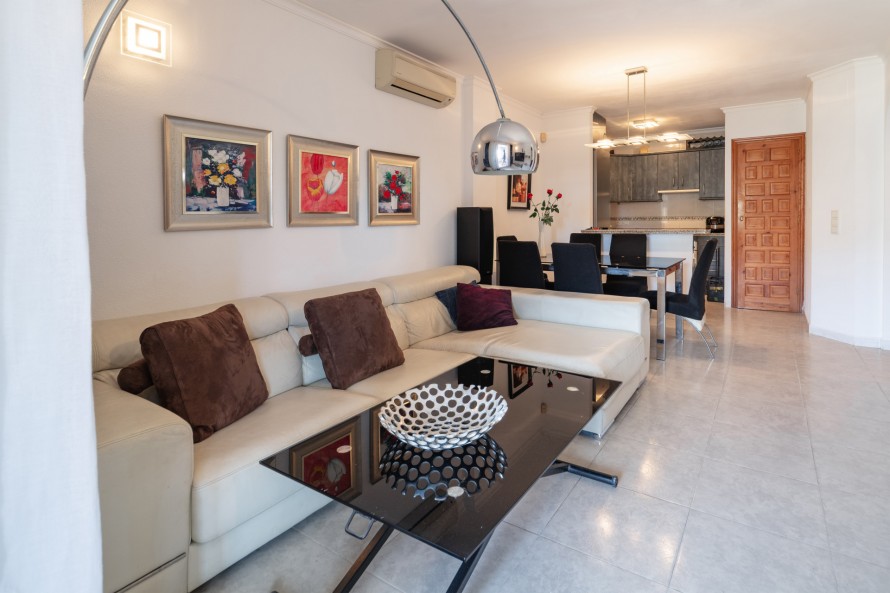 2 Bedrooms - — 2/30