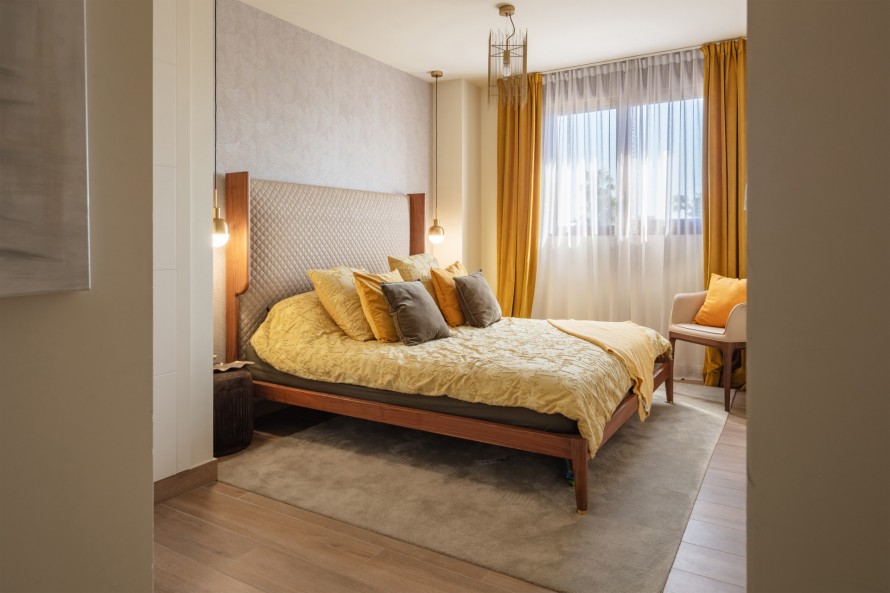 2 Bedrooms - — 13/37