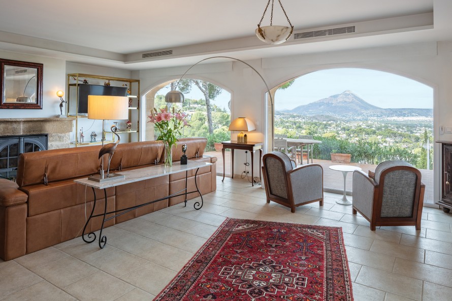 5 Bedrooms - — 12/35