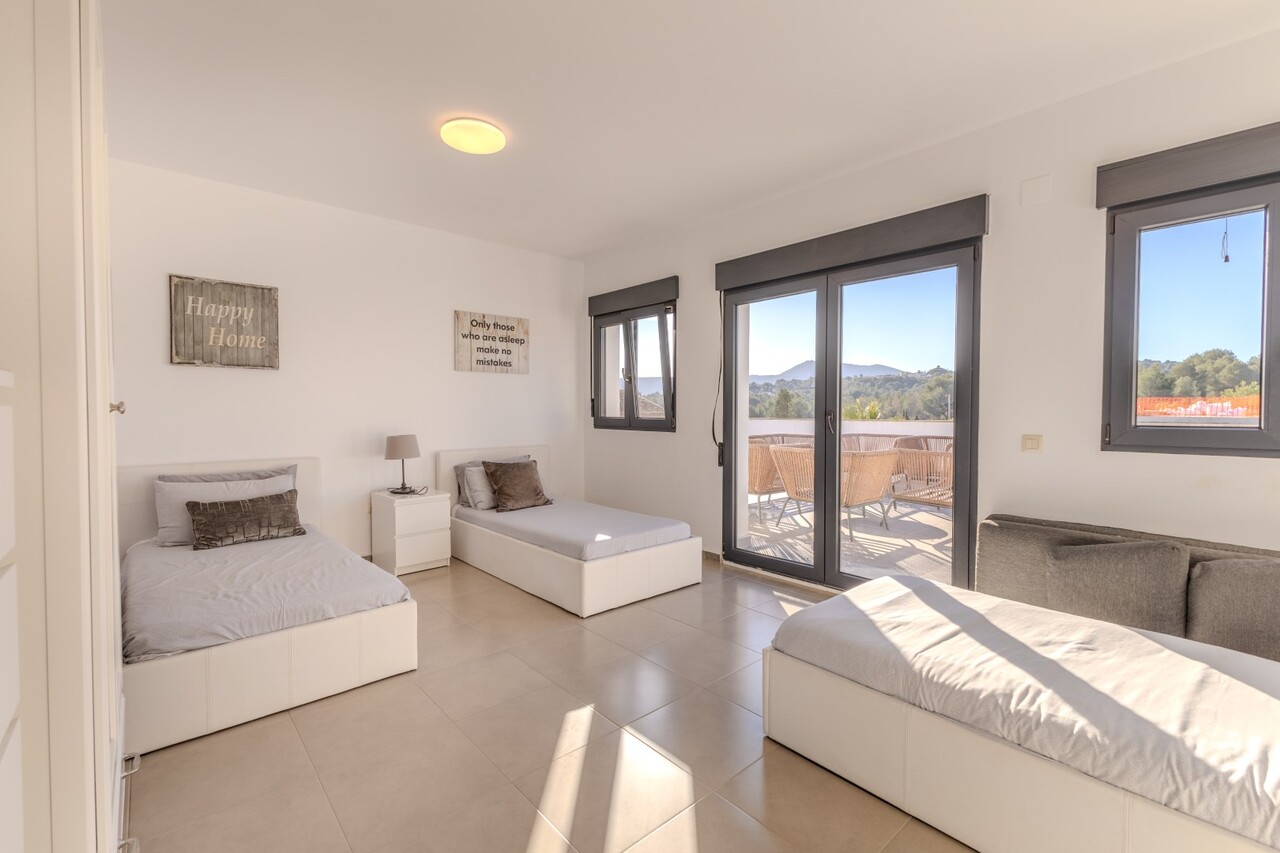 6 Bedrooms - Jávea — 28/50