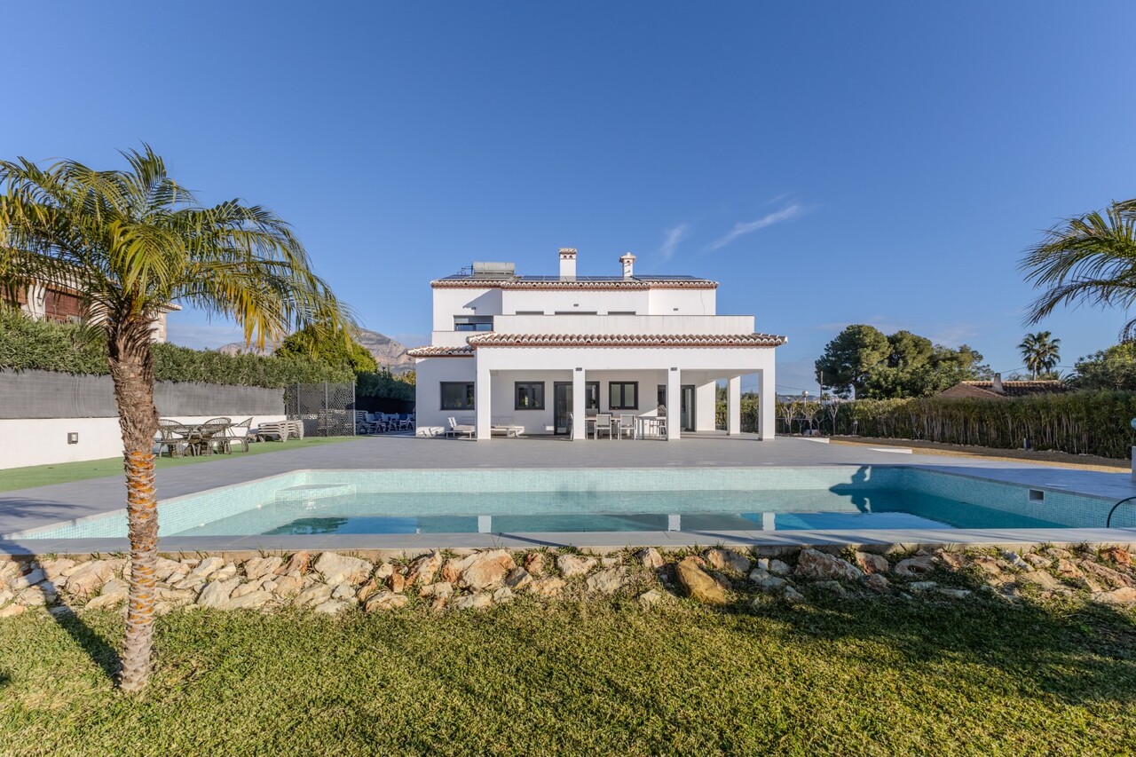 6 Bedrooms - Jávea — 7/50