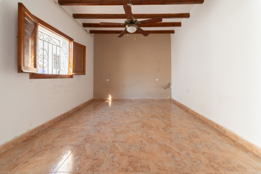 5 Bedrooms - — 2/20