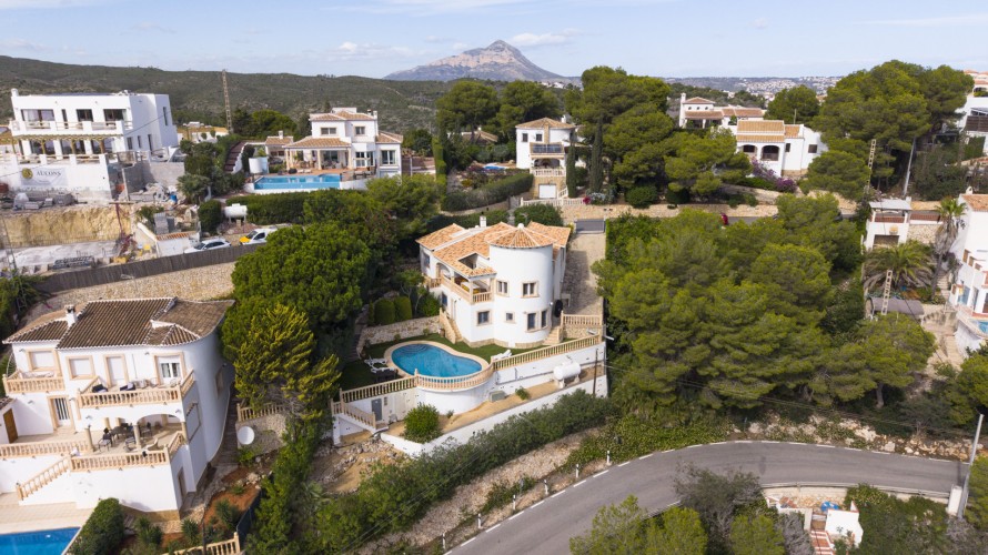 5 Bedrooms - — 36/39