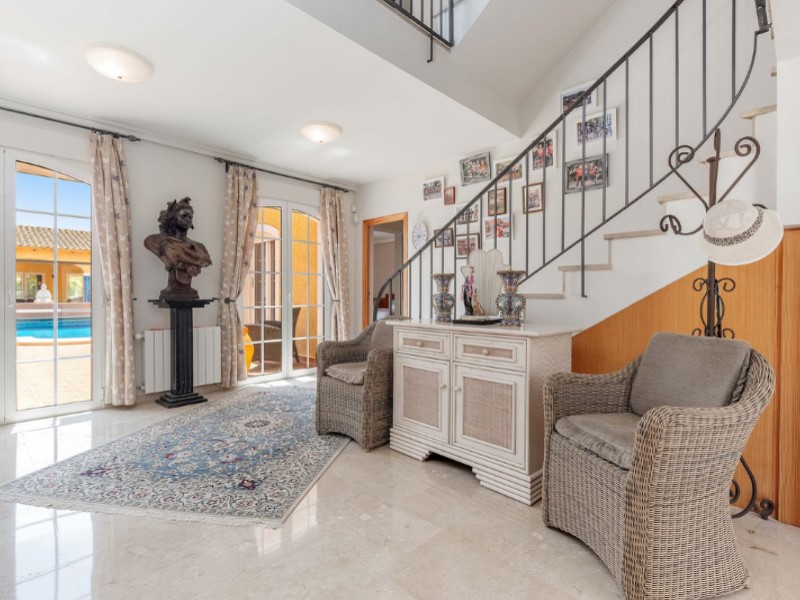5 Bedrooms - Busot — 14/85