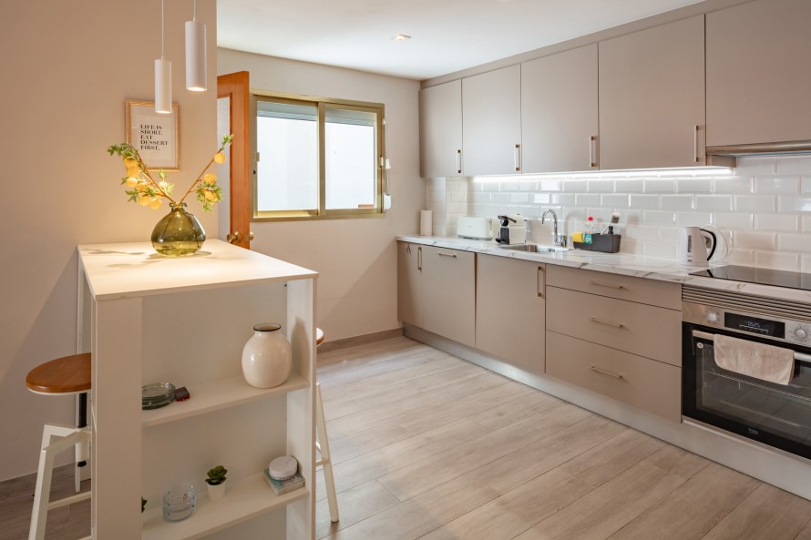 2 Bedrooms - — 12/21