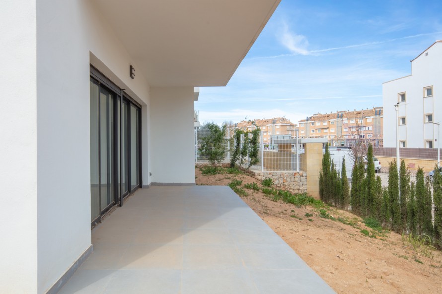 2 Bedrooms - — 19/24
