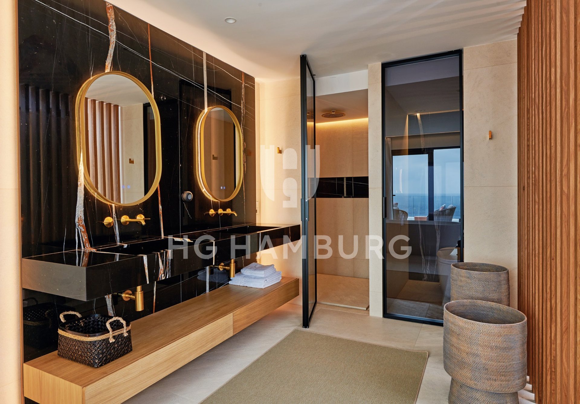 Designer bathroom (issue 314 advertisement)