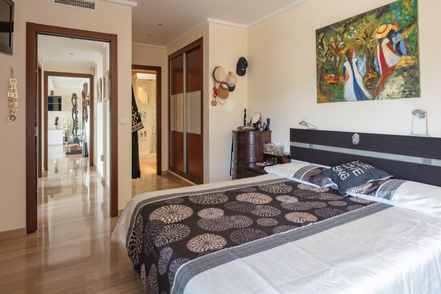 2 Bedrooms - — 14/25