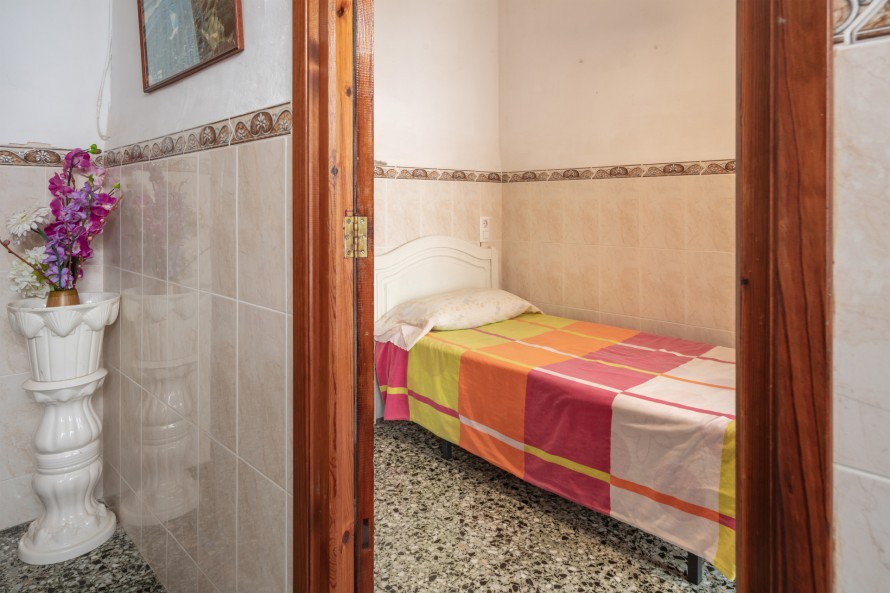 4 Bedrooms - — 14/17