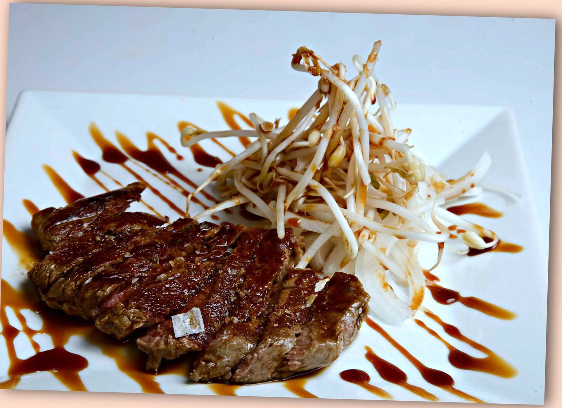 La Trastienda Wine & Tapas Bar