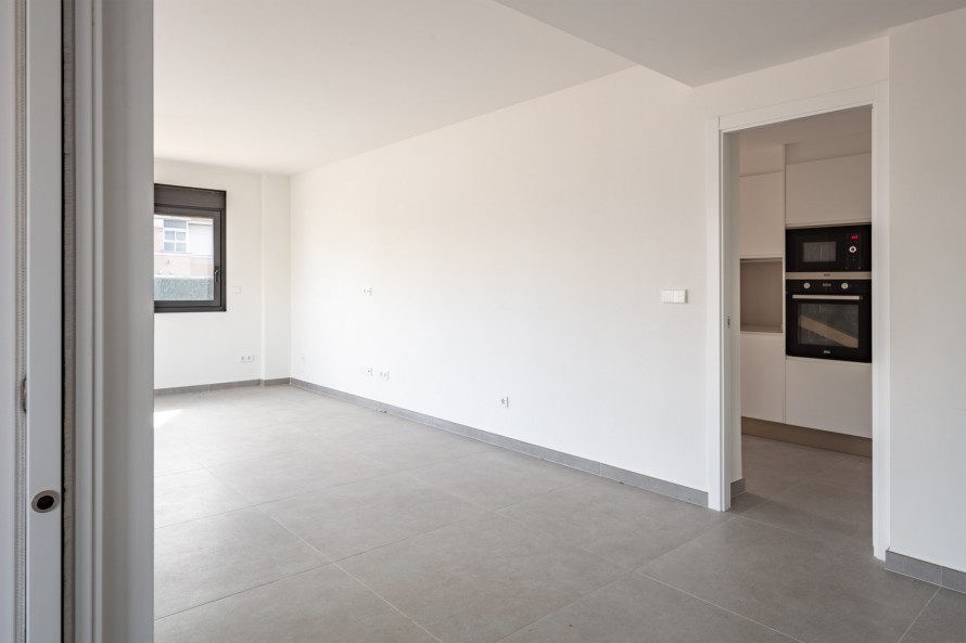 2 Bedrooms - — 6/24