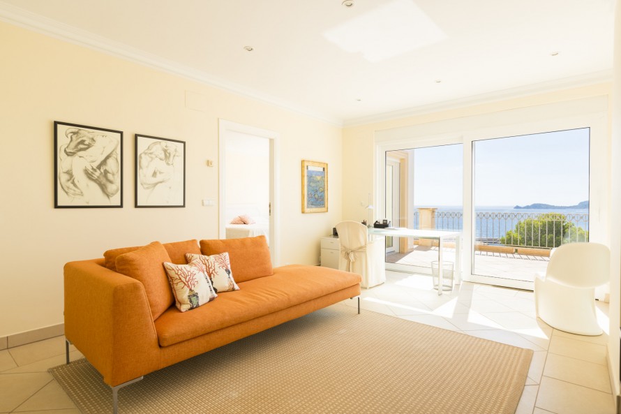 7 Bedrooms - — 16/29