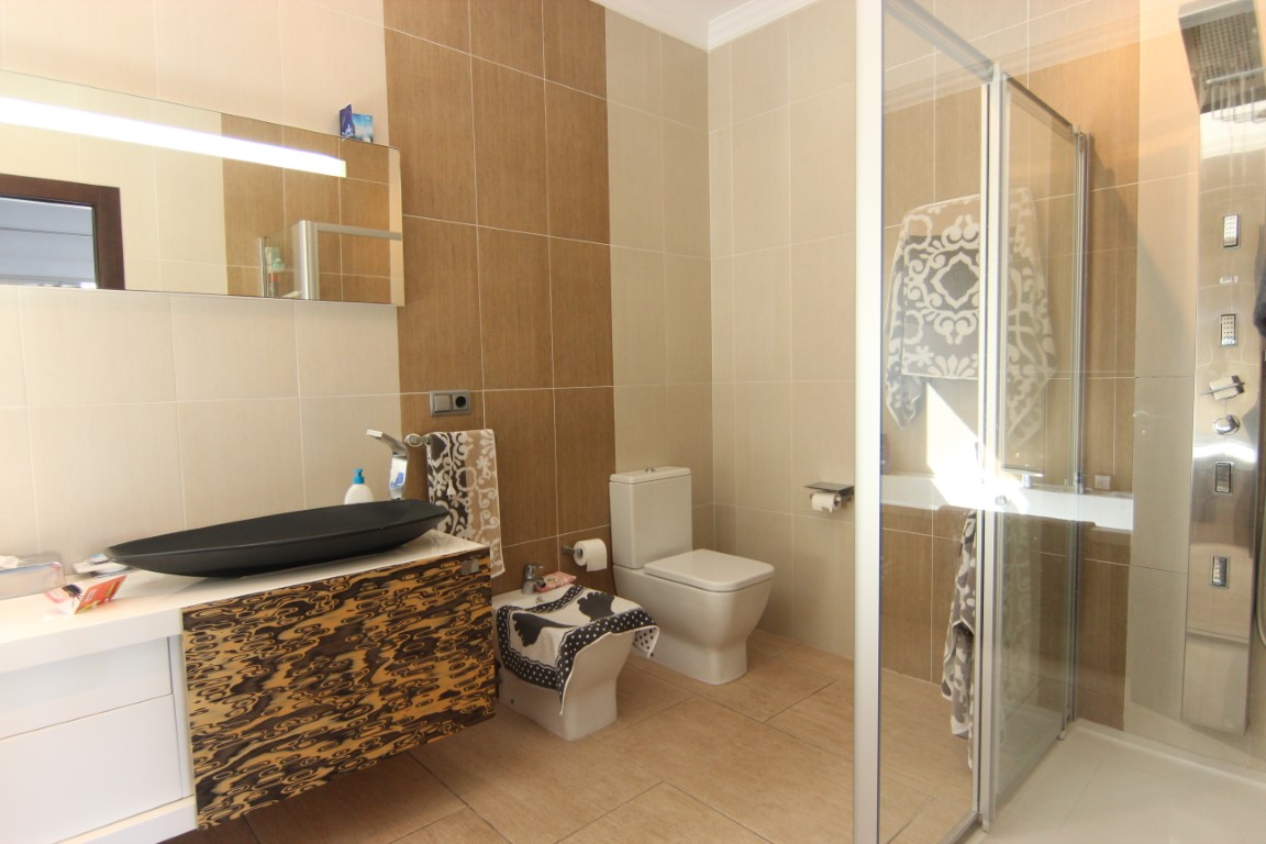 5 Bedrooms - Jávea — 15/37