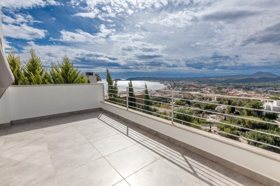 3 Bedrooms - — 17/26