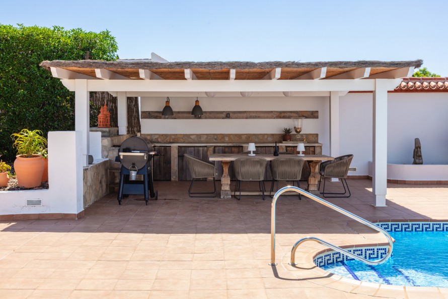 7 Bedrooms - — 22/47