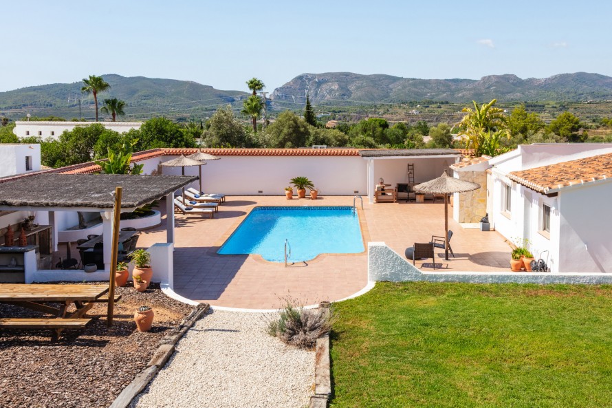 7 Bedrooms - — 2/47