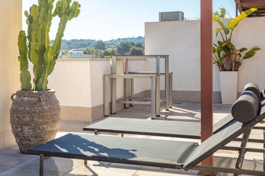 2 Bedrooms - — 25/37