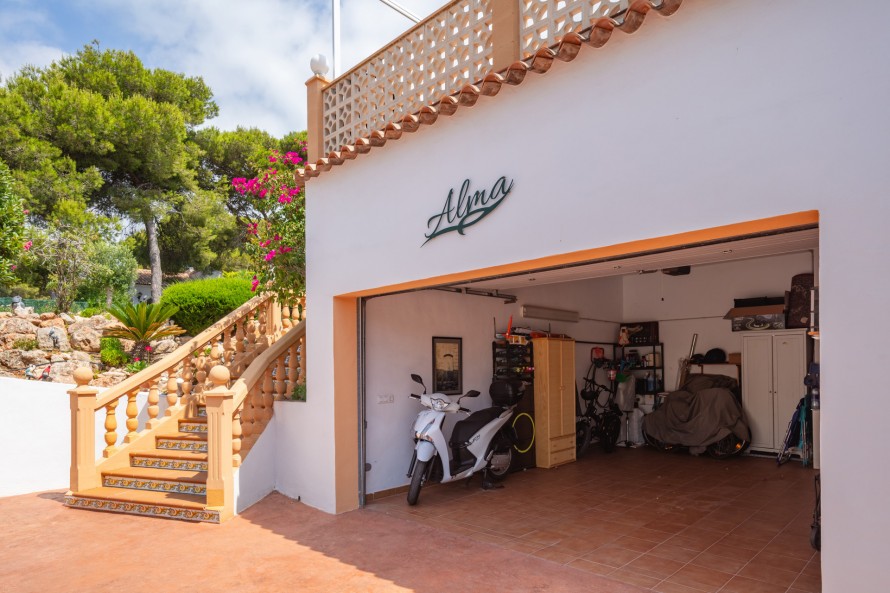 4 Bedrooms - — 32/36